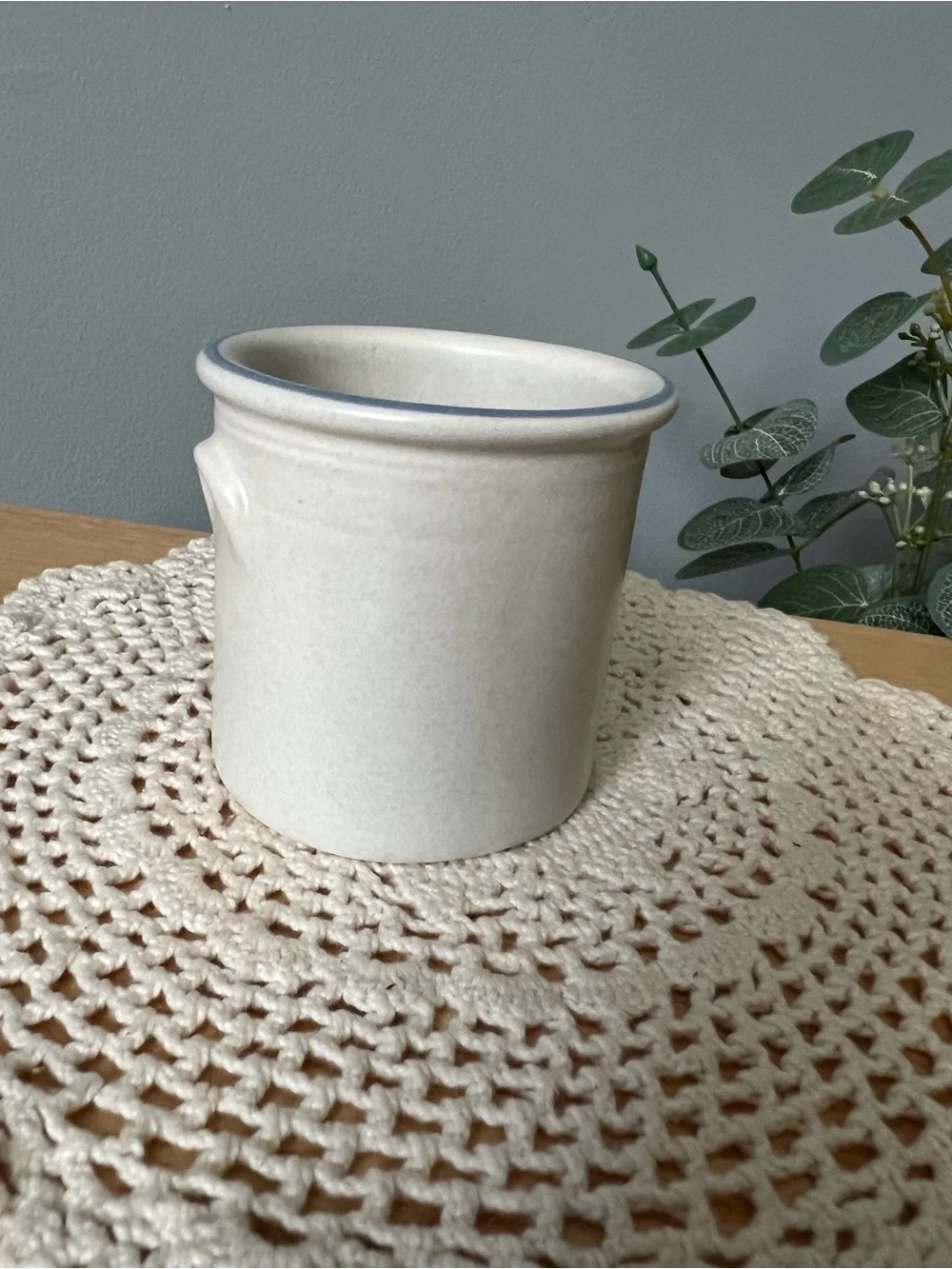 Pfaltzgraff Ceramic Stoneware Yorktowne Mini Crock w/ Blue Floral Motif Vintage